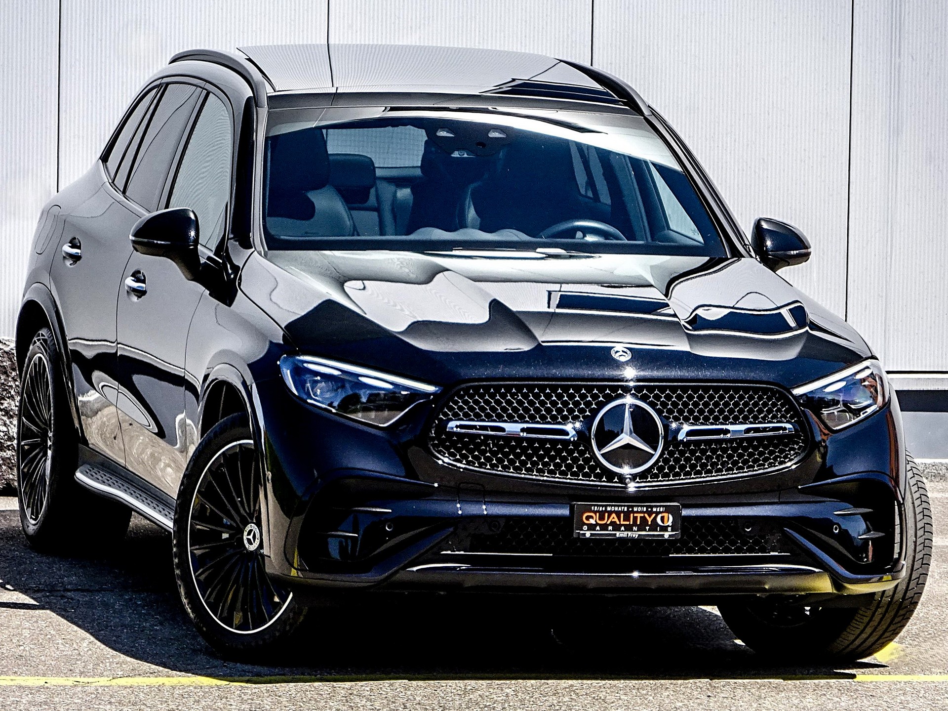 MERCEDES-BENZ GLC 300 4Matic AMG Line 9G-Tronic-image-0