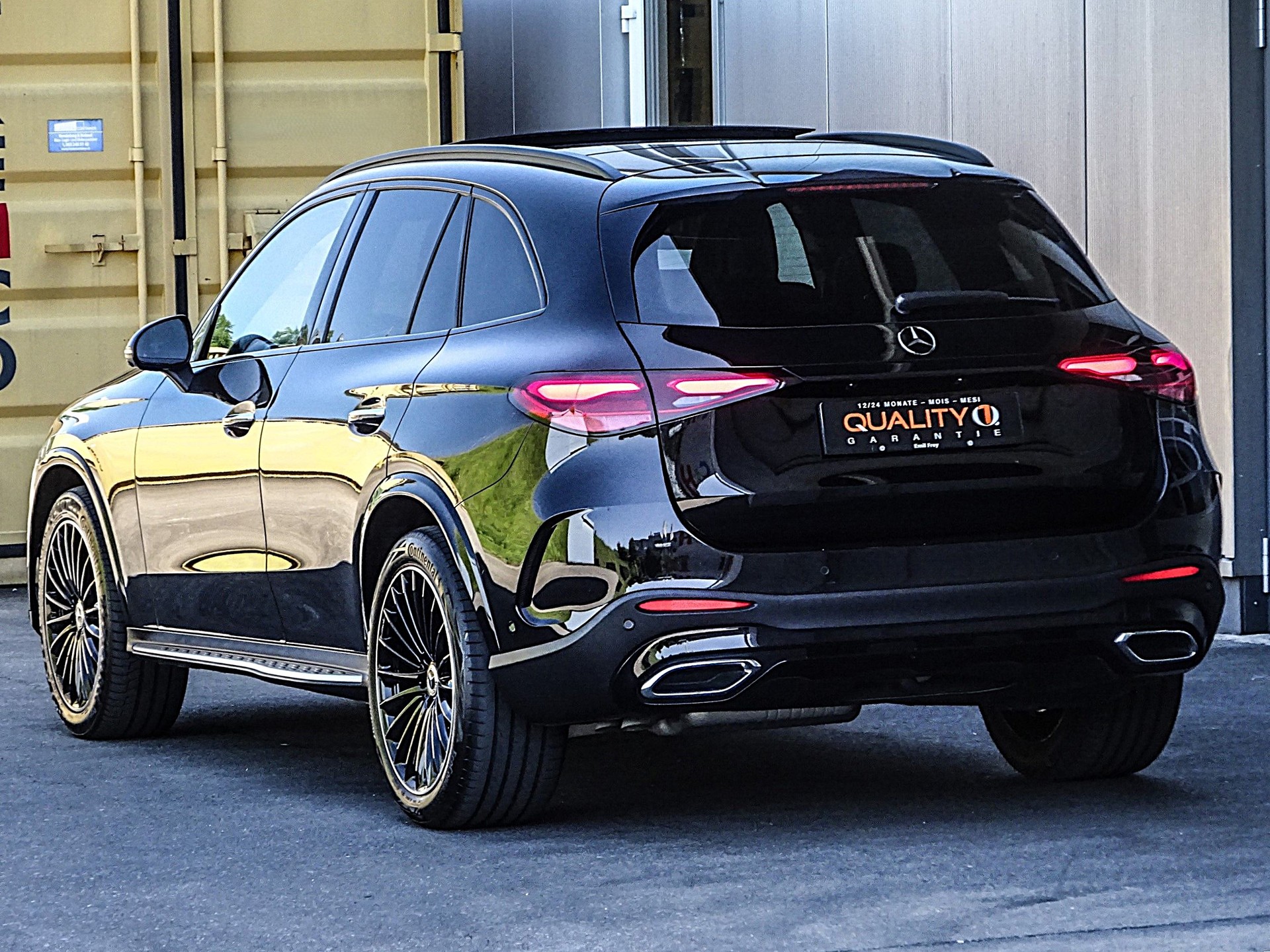 MERCEDES-BENZ GLC 300 4Matic AMG Line 9G-Tronic-image-1
