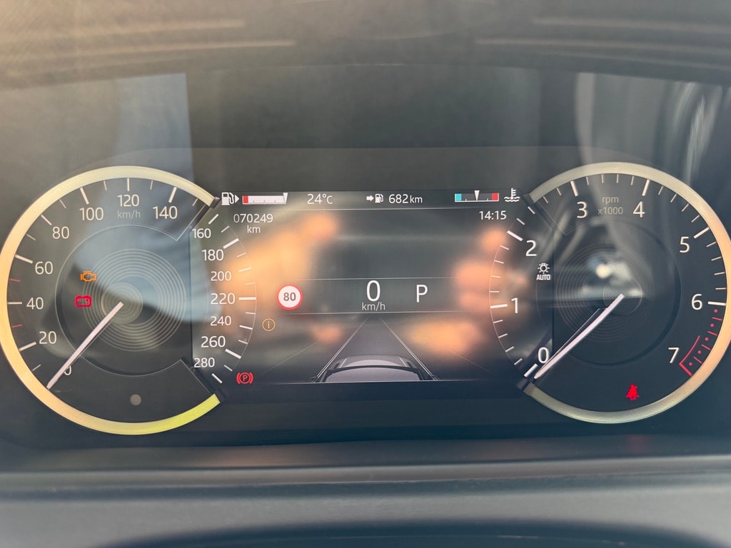 LAND ROVER R DYNAMIC SE-image-12
