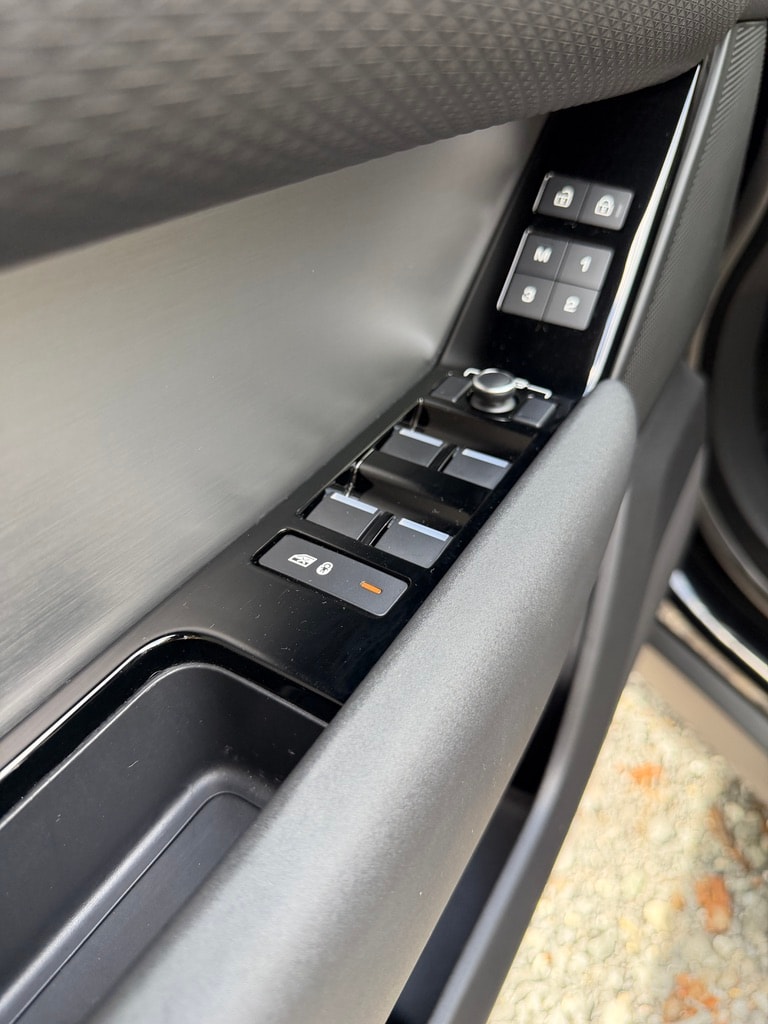LAND ROVER R DYNAMIC SE-image-8