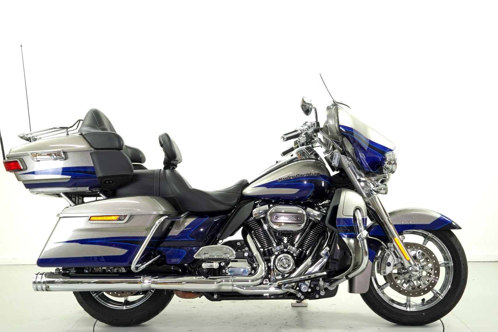 HARLEY-DAVIDSON FLHTKSE ABS-showroom-element-3
