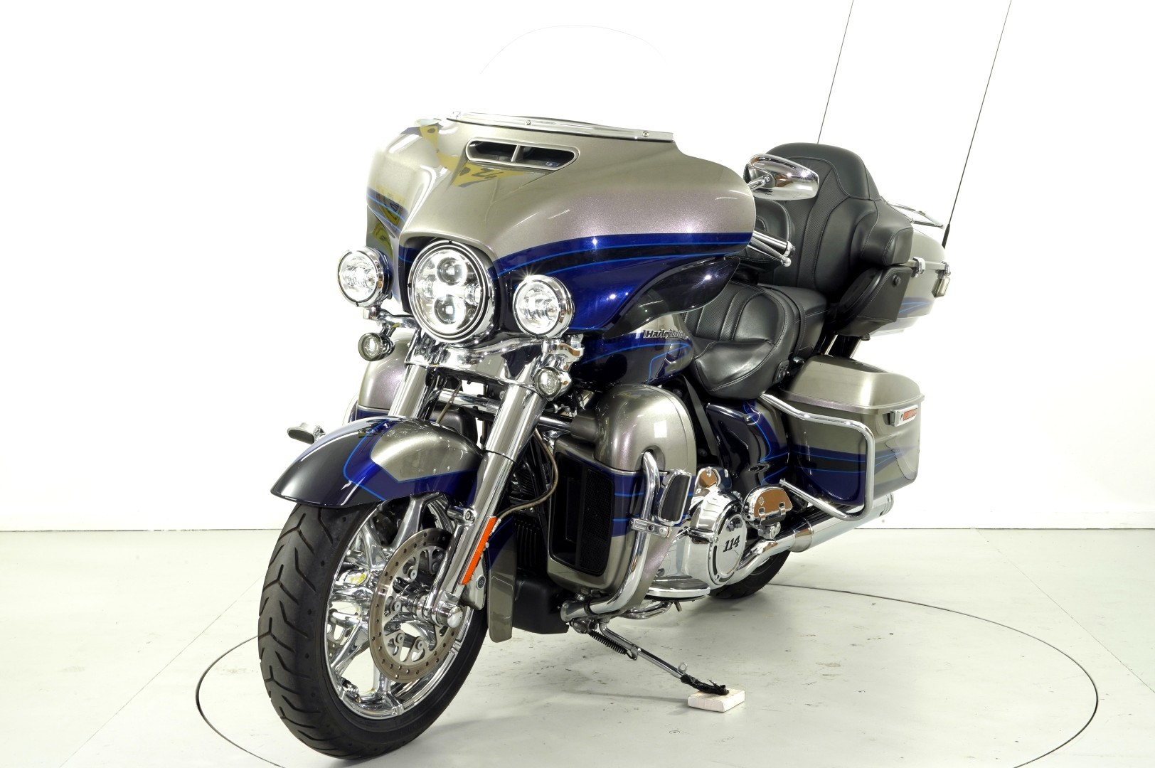 HARLEY-DAVIDSON FLHTKSE ABS-showroom-element-2