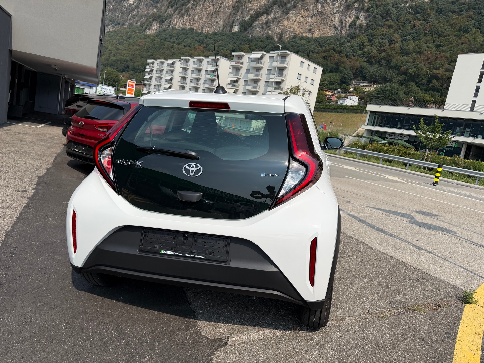 TOYOTA Aygo X 1.5 Comfort e-CVT-image-7