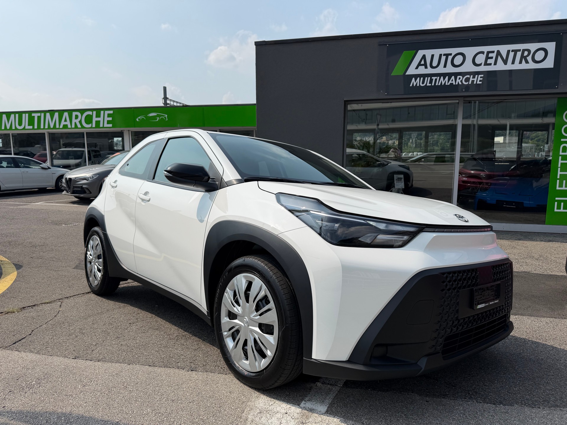 TOYOTA Aygo X 1.5 Comfort e-CVT-image-1