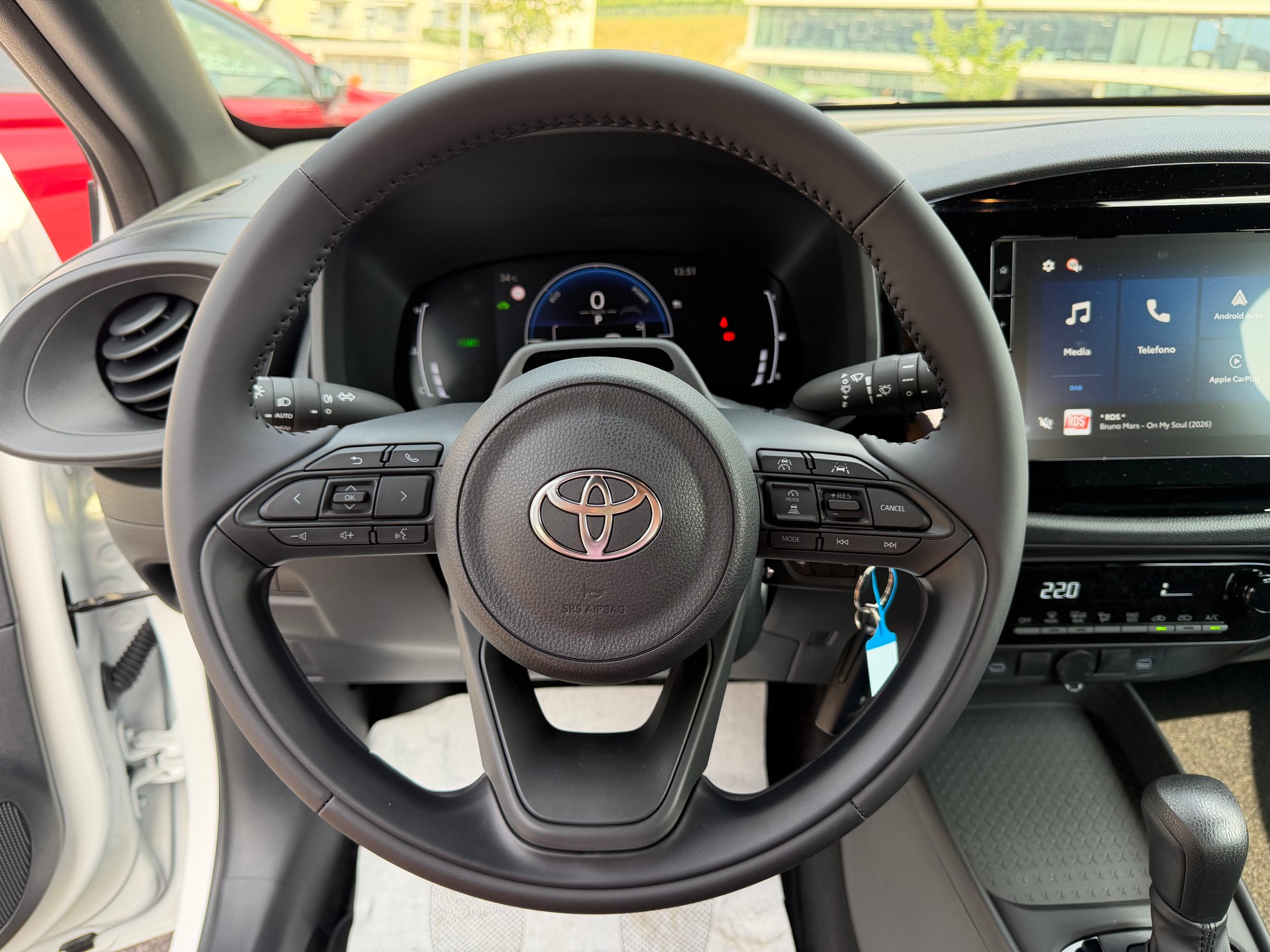 TOYOTA Aygo X 1.5 Comfort e-CVT-image-11