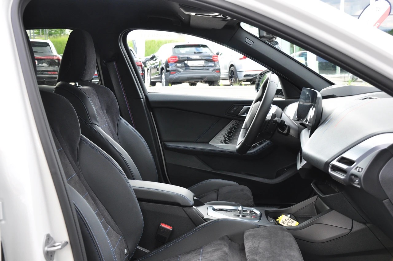 BMW 120 M Sport Pro Steptronic-image-17