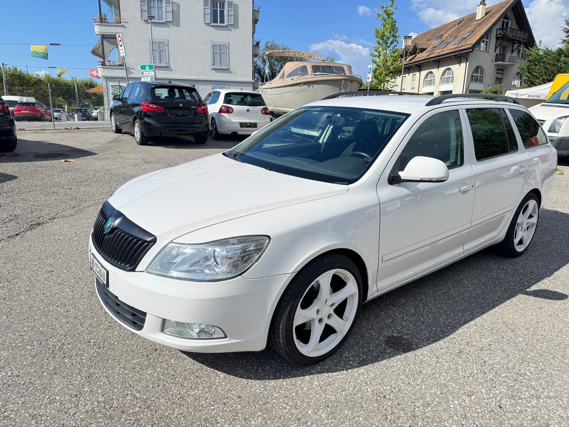 SKODA Octavia Combi 1.8 TSI Arosa 4x4-image-0