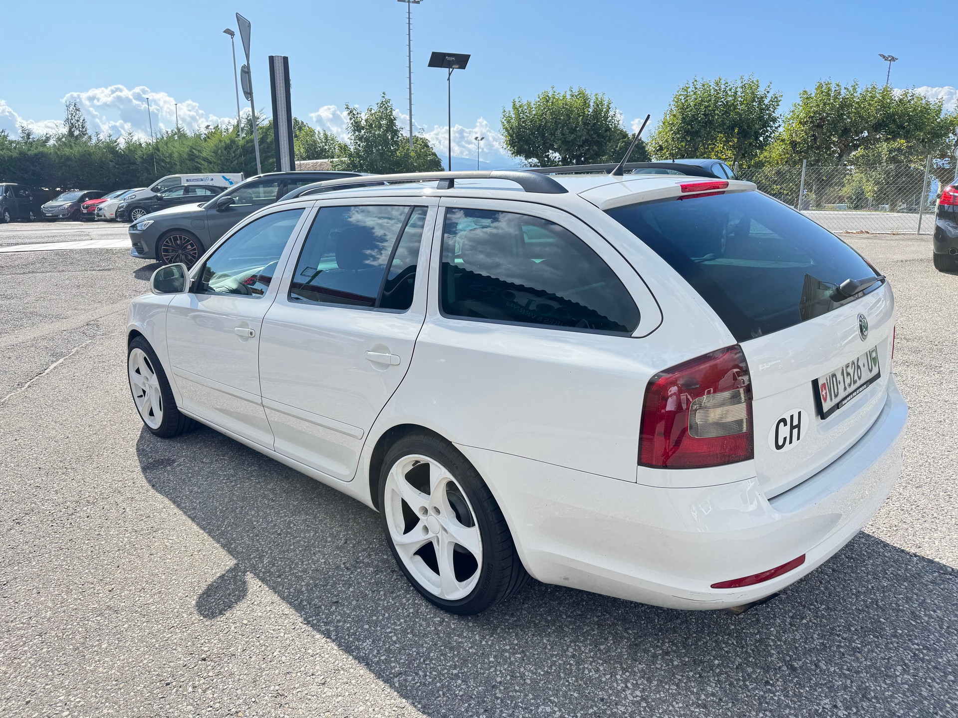 SKODA Octavia Combi 1.8 TSI Arosa 4x4-image-5
