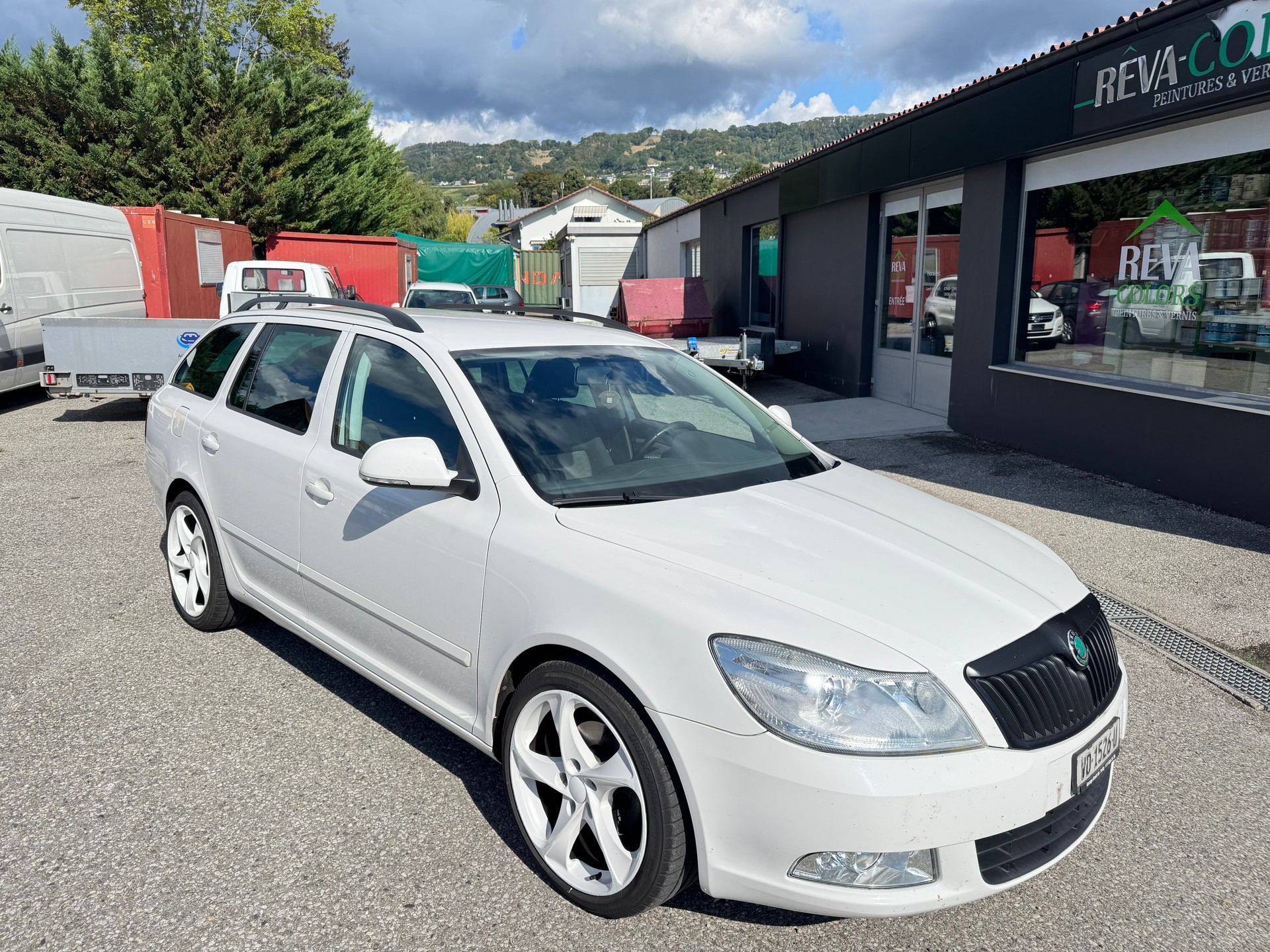 SKODA Octavia Combi 1.8 TSI Arosa 4x4-image-1