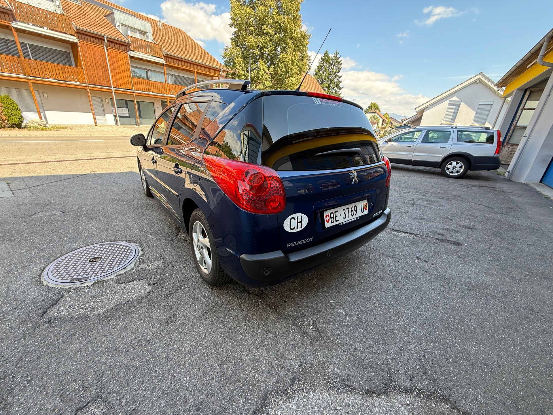 PEUGEOT 207 SW 1.4 16V Sport-image-4