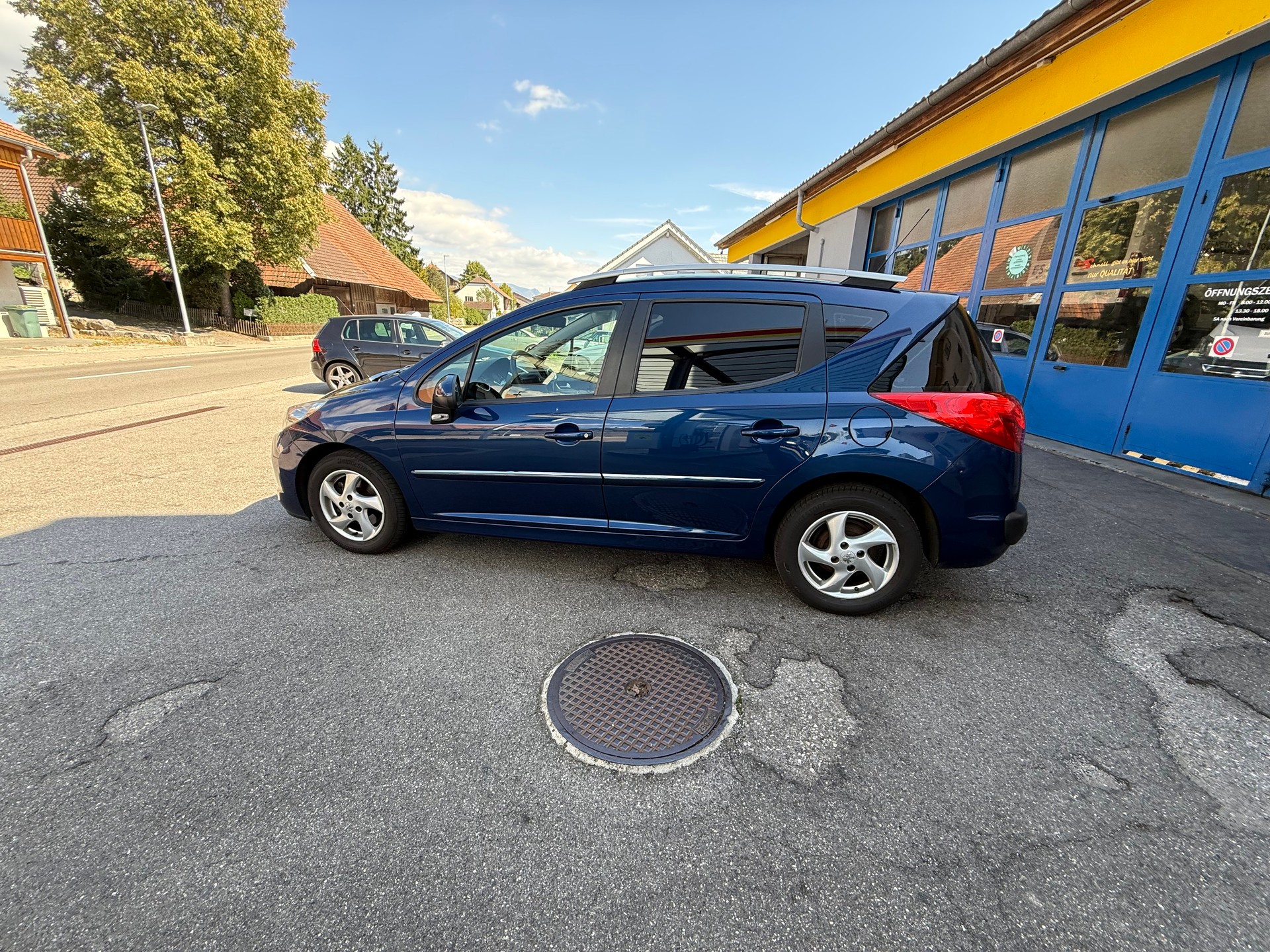 PEUGEOT 207 SW 1.4 16V Sport-image-5