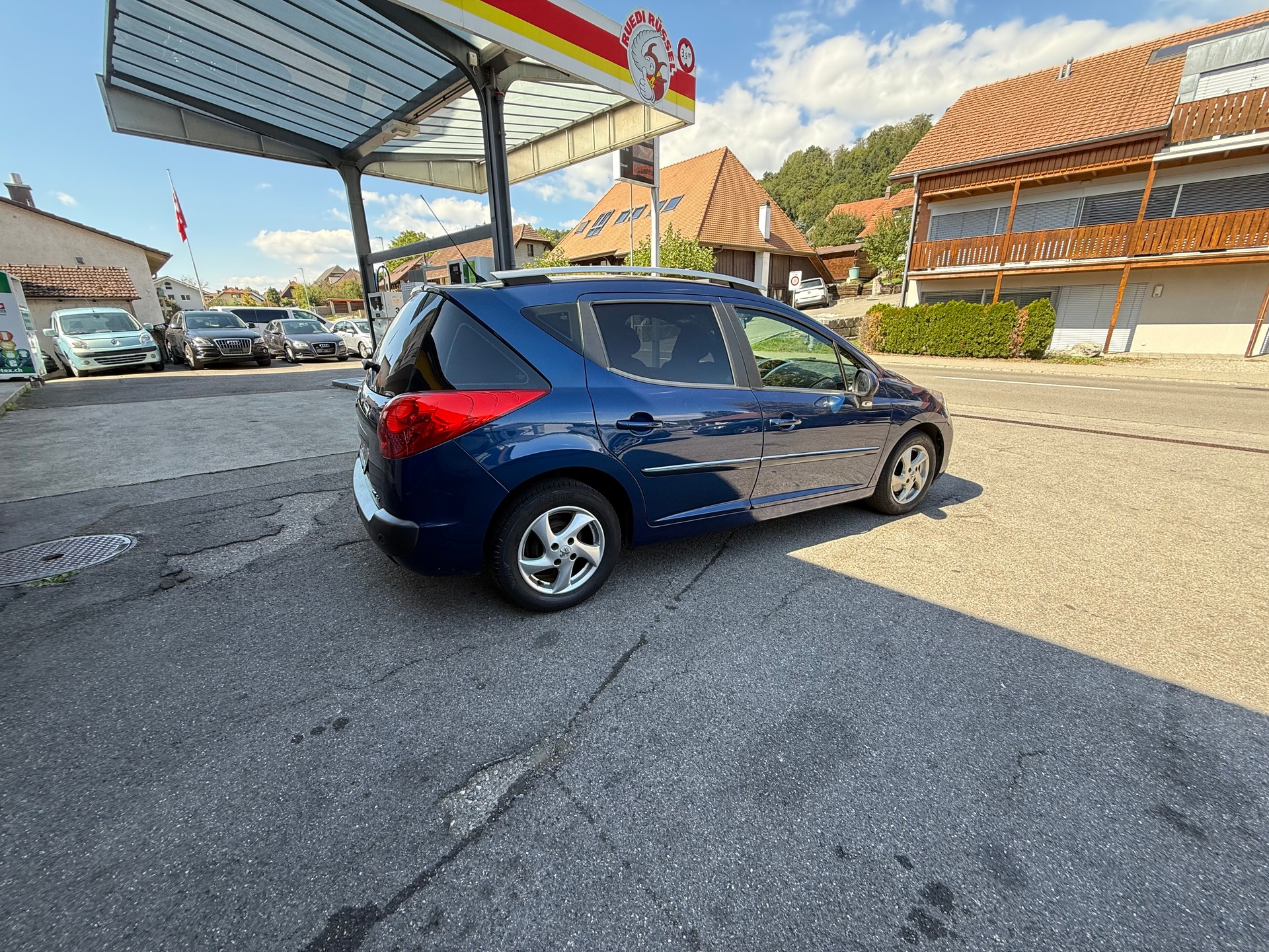 PEUGEOT 207 SW 1.4 16V Sport-image-2