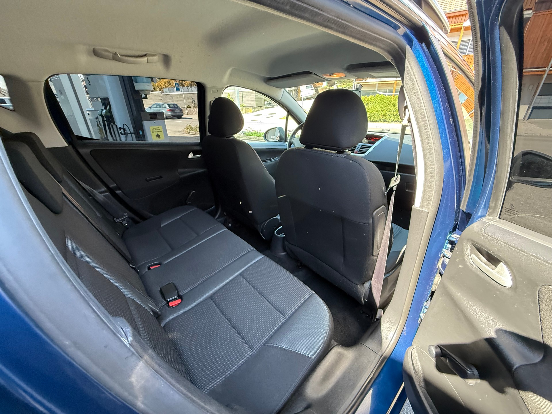 PEUGEOT 207 SW 1.4 16V Sport-image-11