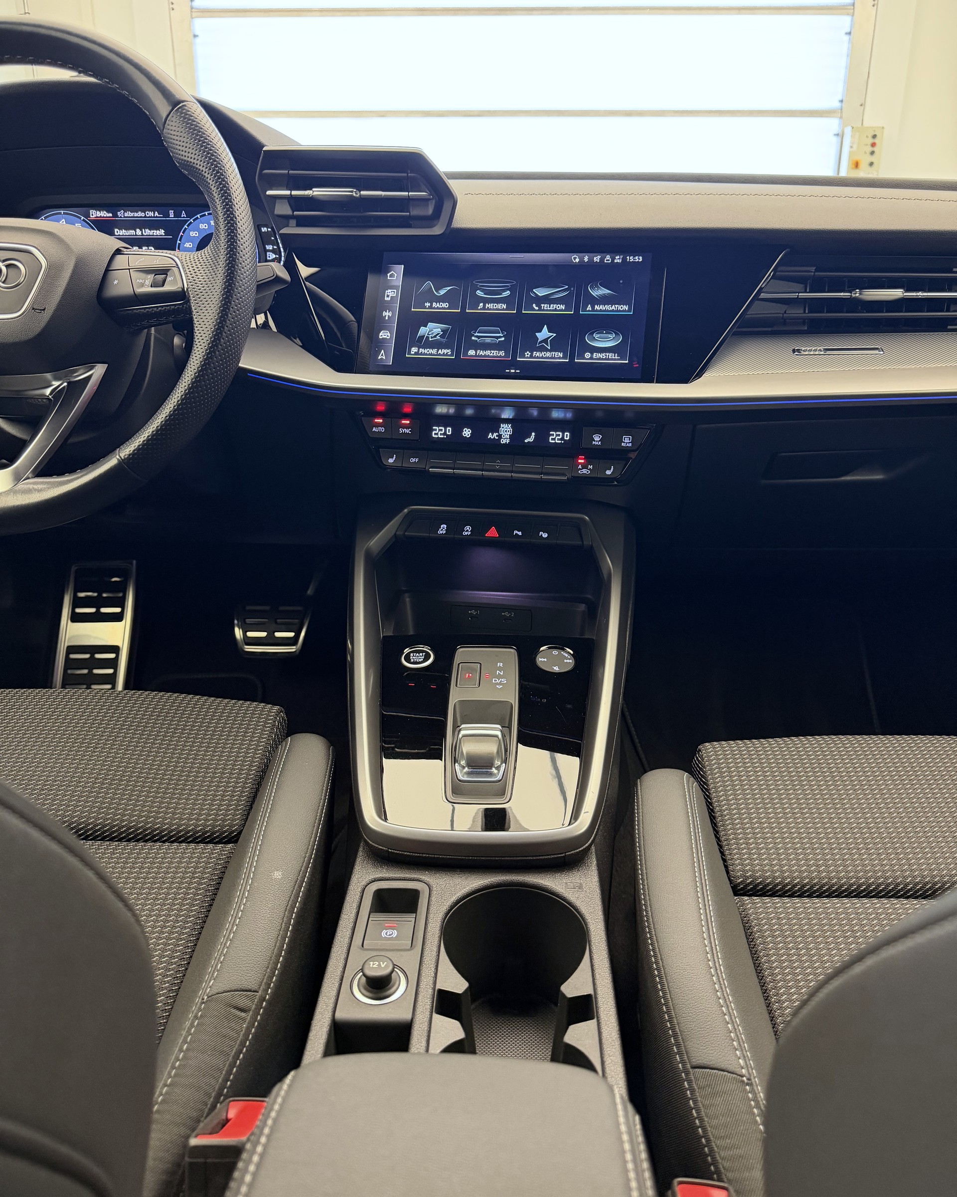AUDI A3 Sportback 35 TFSI Attraction S-tronic-image-12
