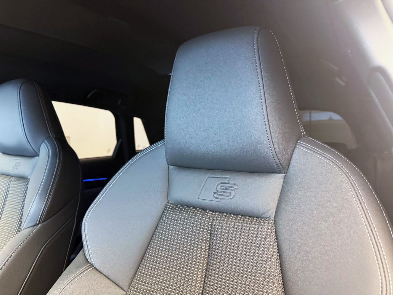 AUDI A3 Sportback 35 TFSI Attraction S-tronic-image-6
