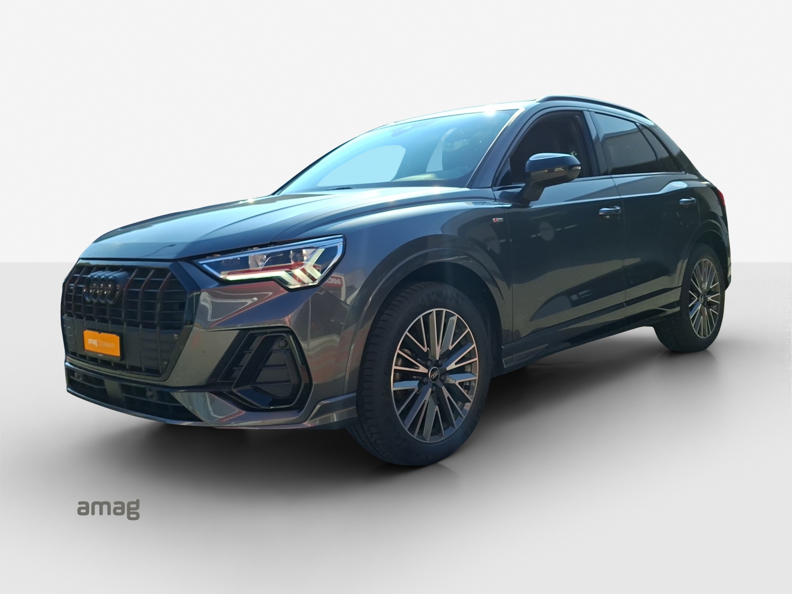 AUDI Q3 40 TDI S line quattro S-tronic-image-0