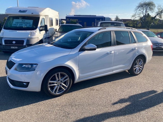 SKODA Octavia Combi 2.0 TDI Ambition DSG-image-1