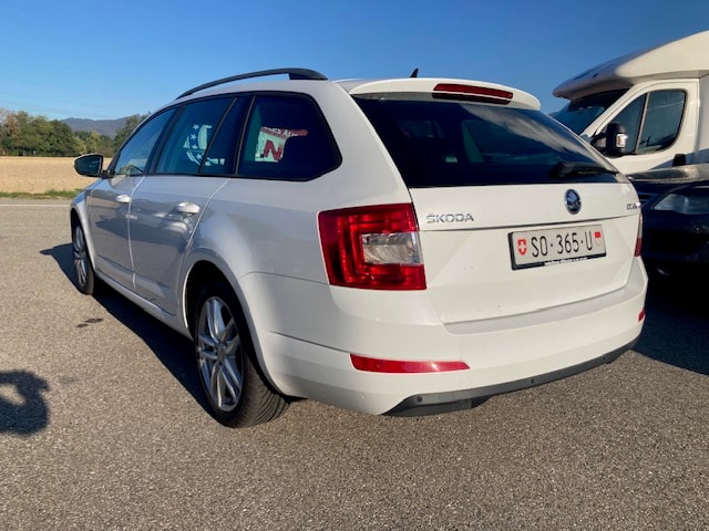 SKODA Octavia Combi 2.0 TDI Ambition DSG-image-5