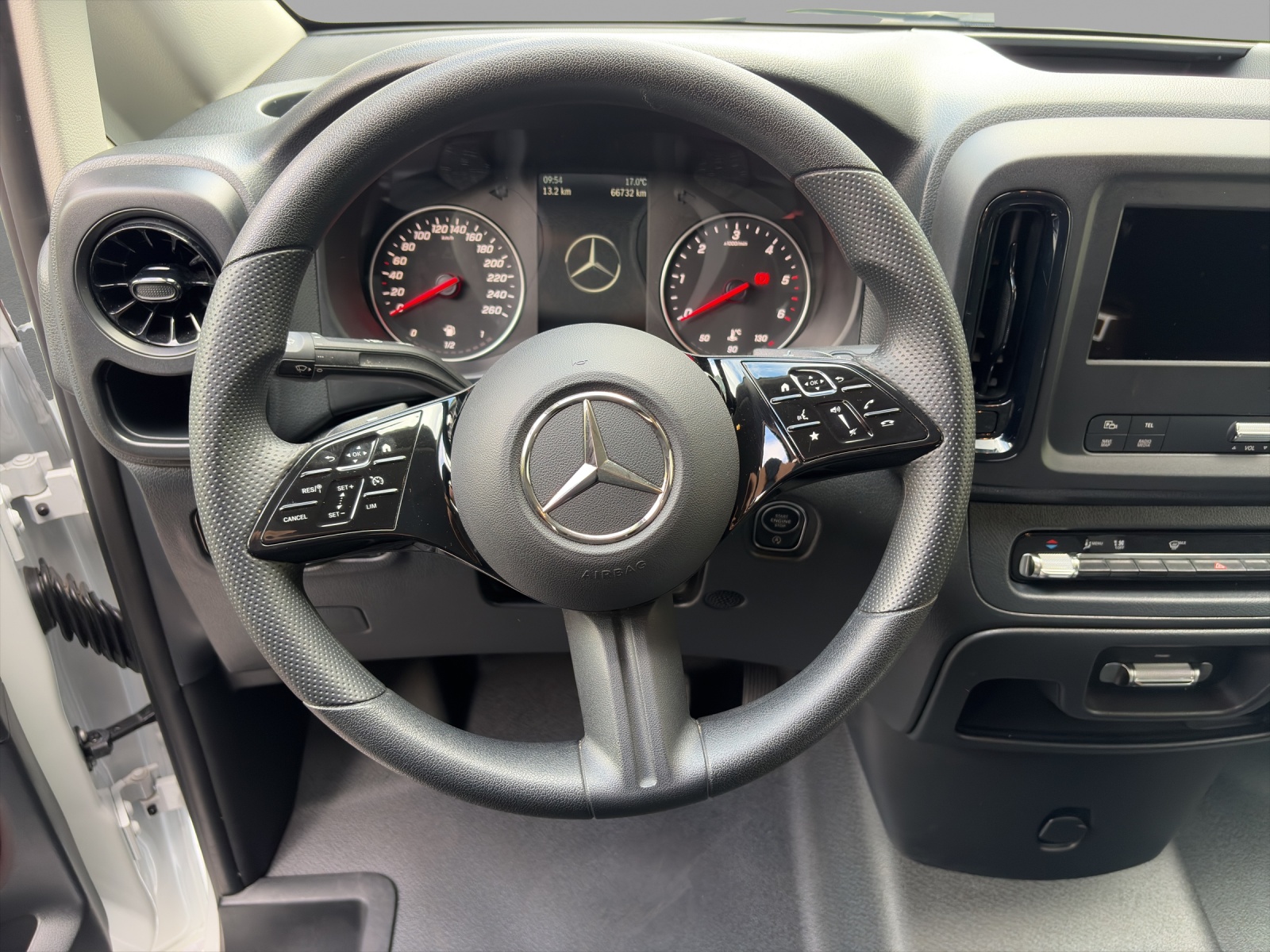 MERCEDES-BENZ Vito 114 CDI Lang 9G-Tronic Pro-image-8