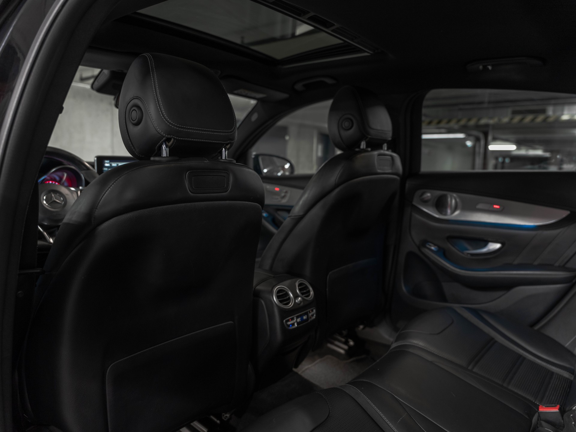 MERCEDES-BENZ GLC Coupé 63 S AMG 4Matic+ 9G-Tronic-image-31