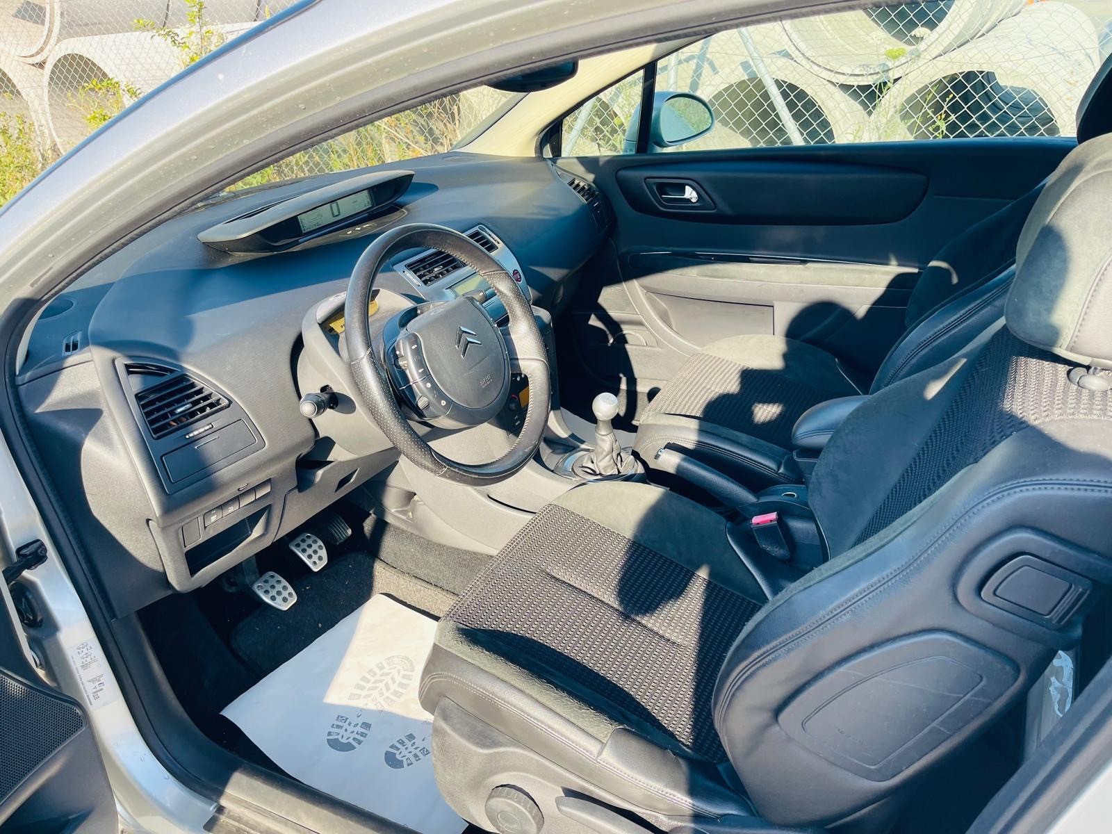 CITROEN C4 Coupé 2.0i 16V VTS Oakley-image-4