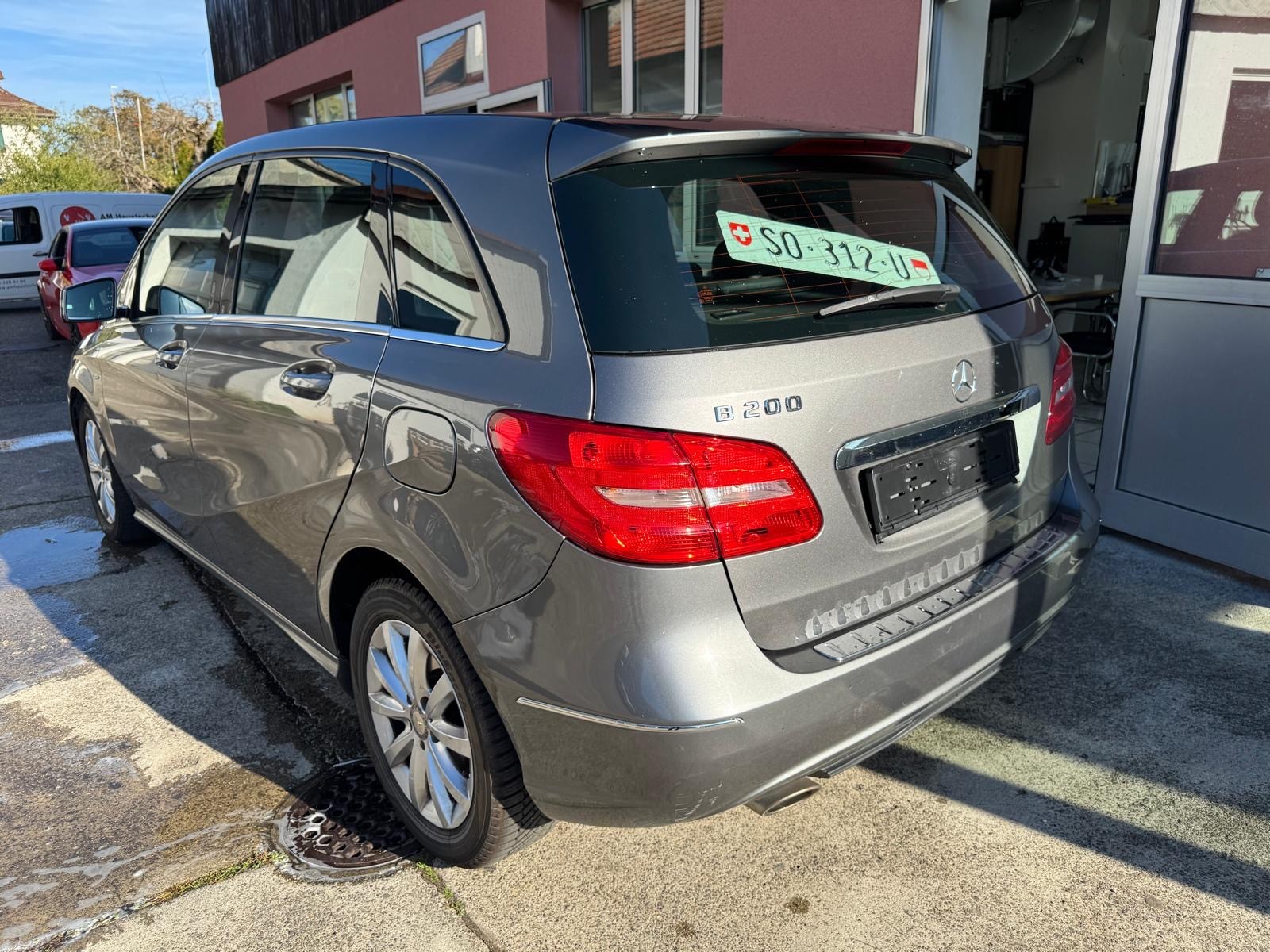 MERCEDES-BENZ B200-image-4