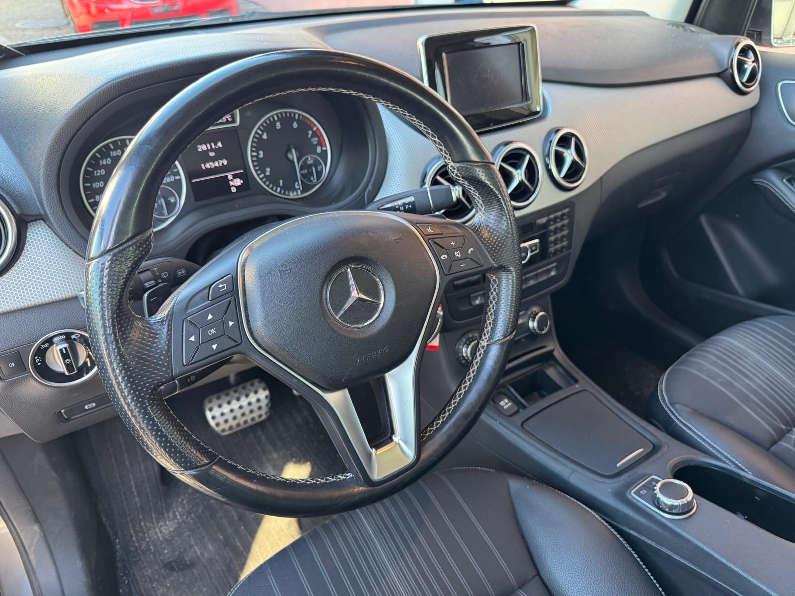 MERCEDES-BENZ B200-image-10