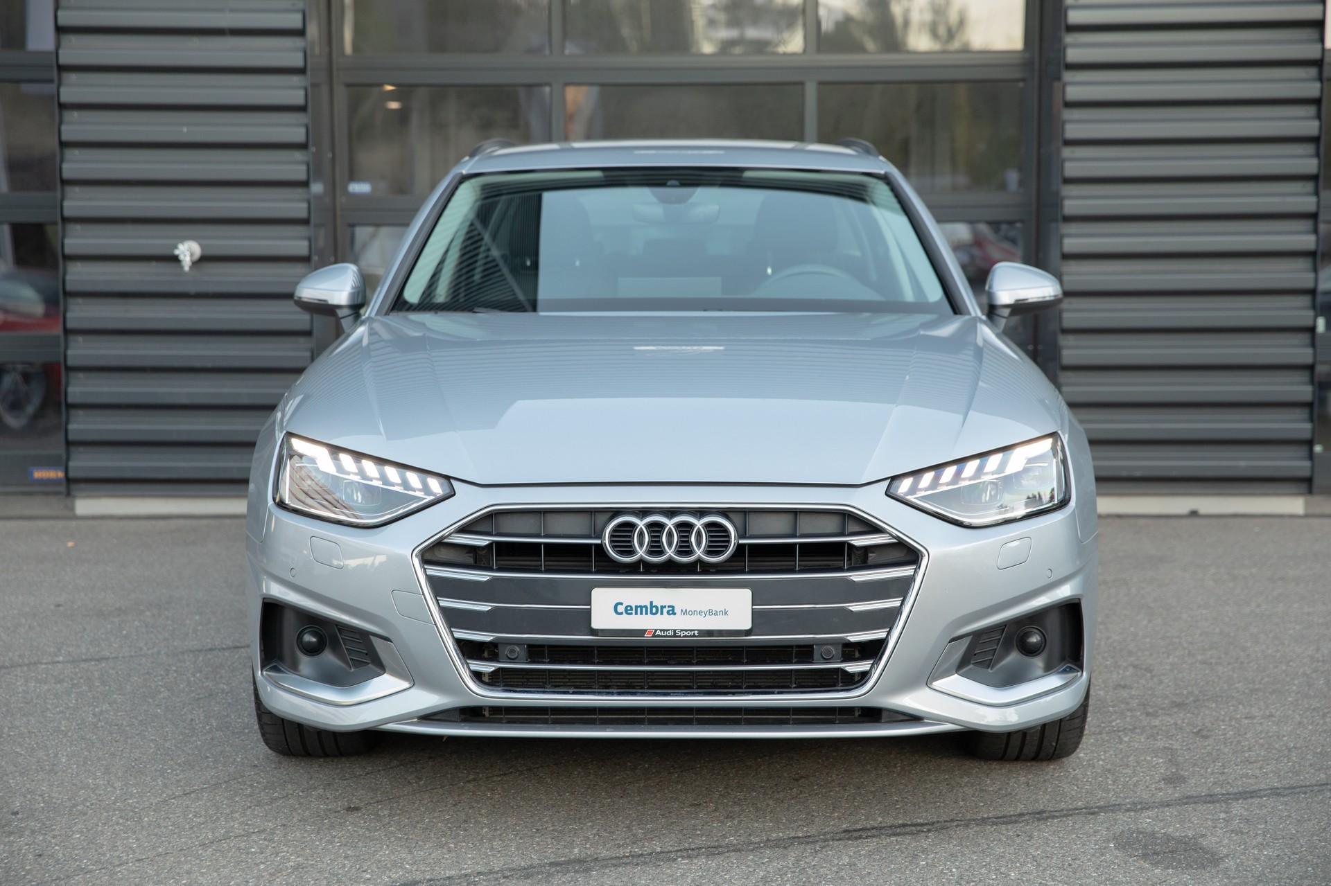 AUDI A4 Avant 35 TDI S-tronic-image-2