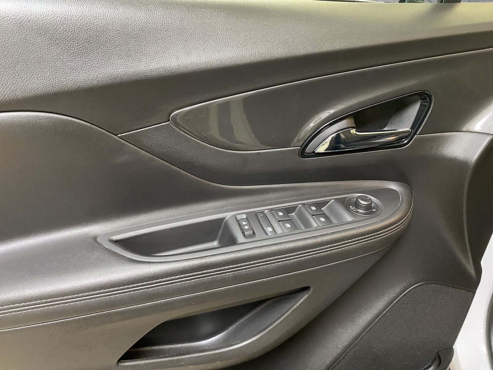 OPEL Mokka X 1.4i 16V Turbo Excellence 4WD-image-8