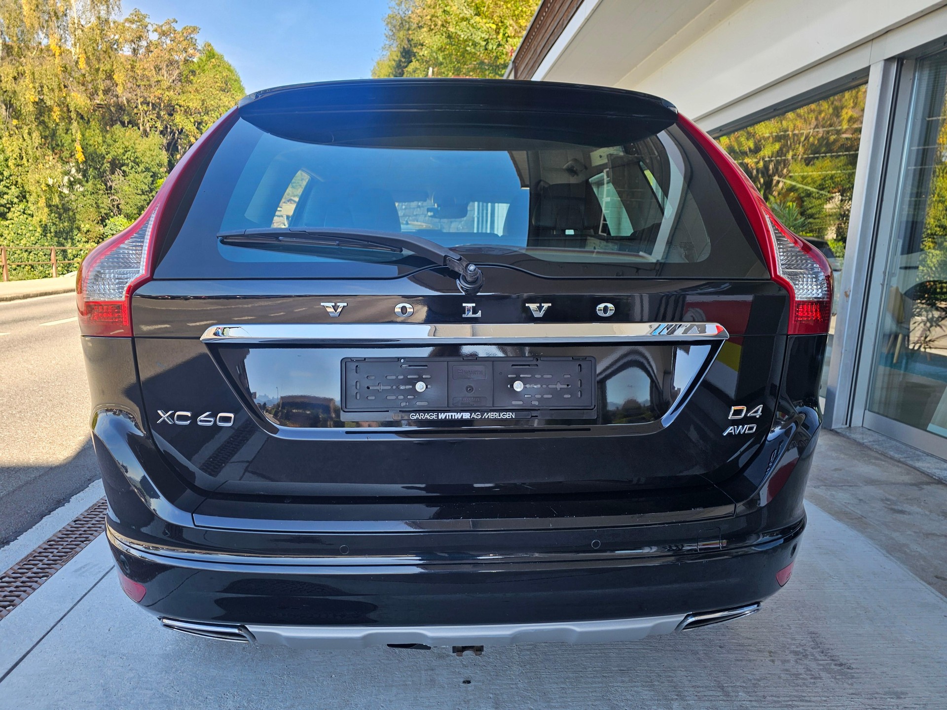 VOLVO XC60 2.4 D4 Summum AWD S/S-image-5
