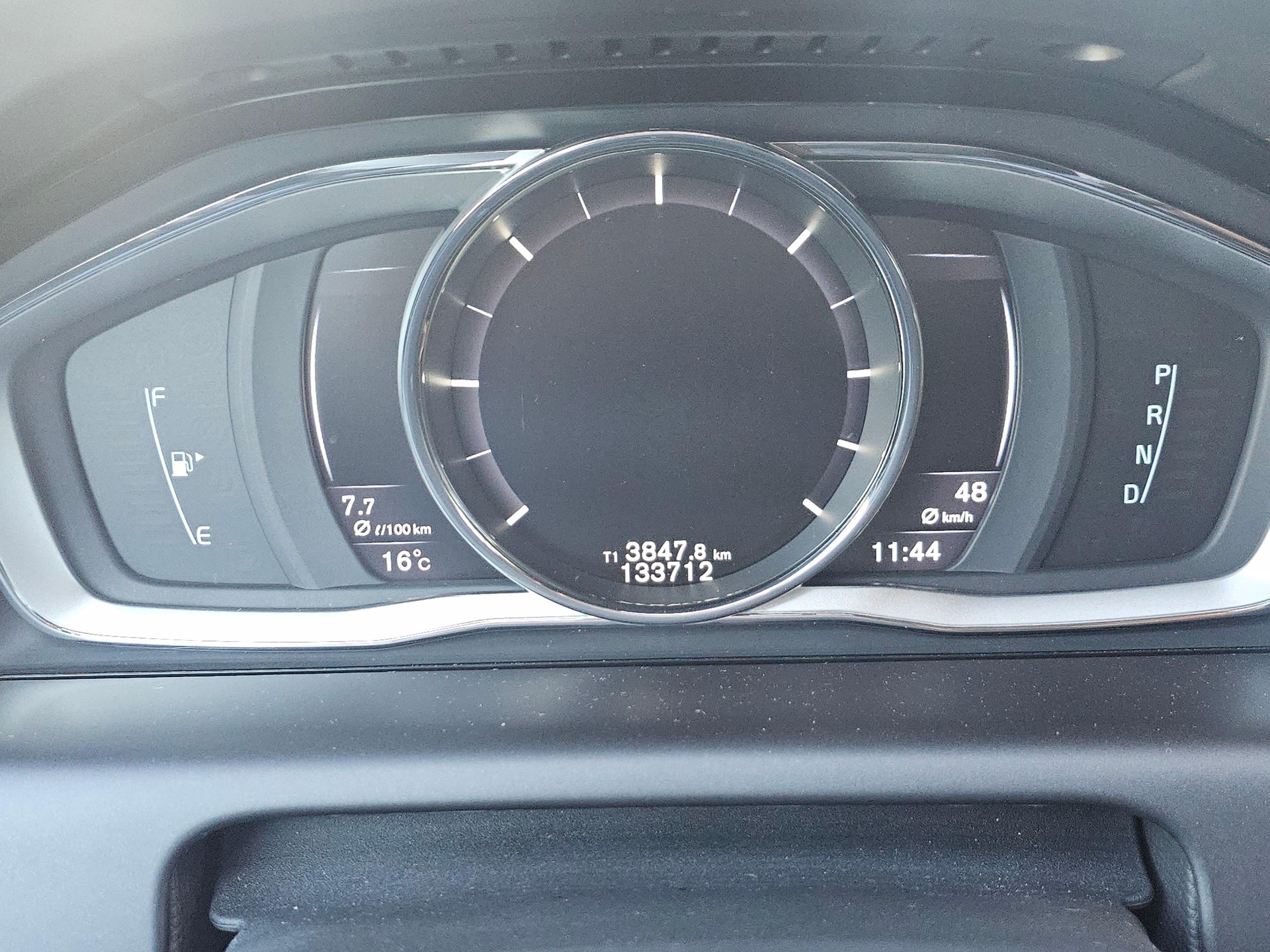 VOLVO XC60 2.4 D4 Summum AWD S/S-image-10