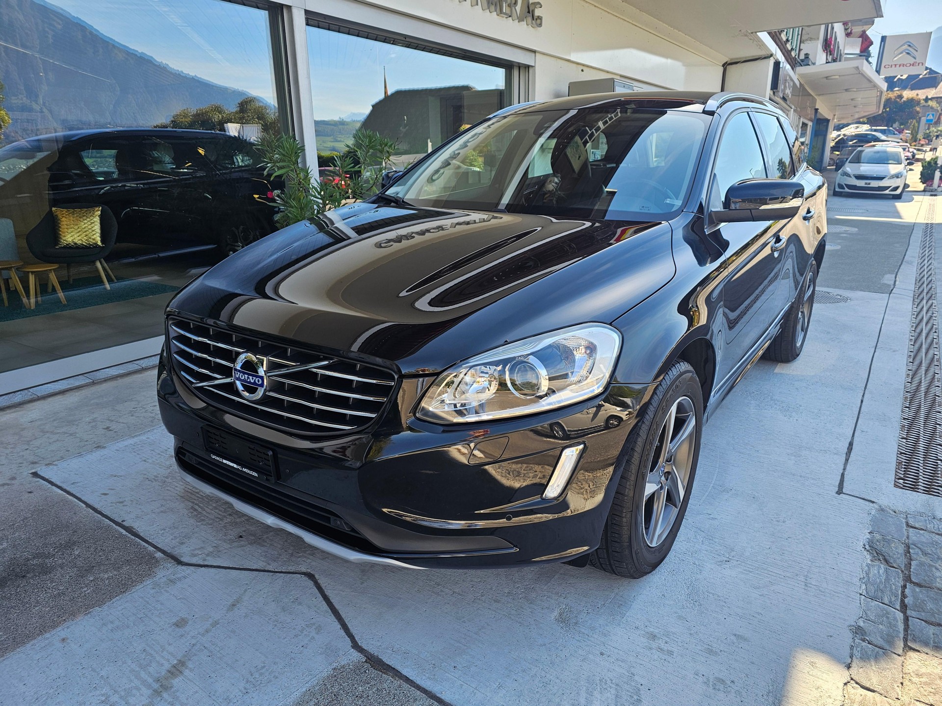 VOLVO XC60 2.4 D4 Summum AWD S/S-image-0