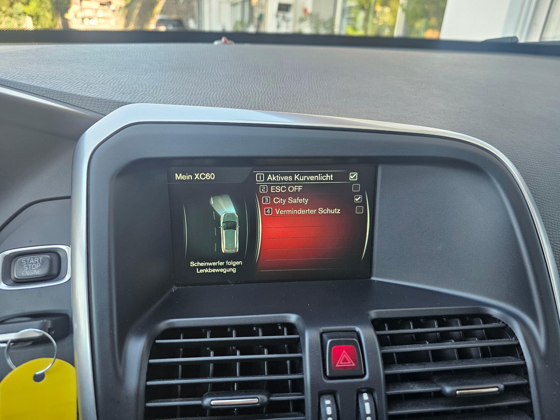 VOLVO XC60 2.4 D4 Summum AWD S/S-image-14