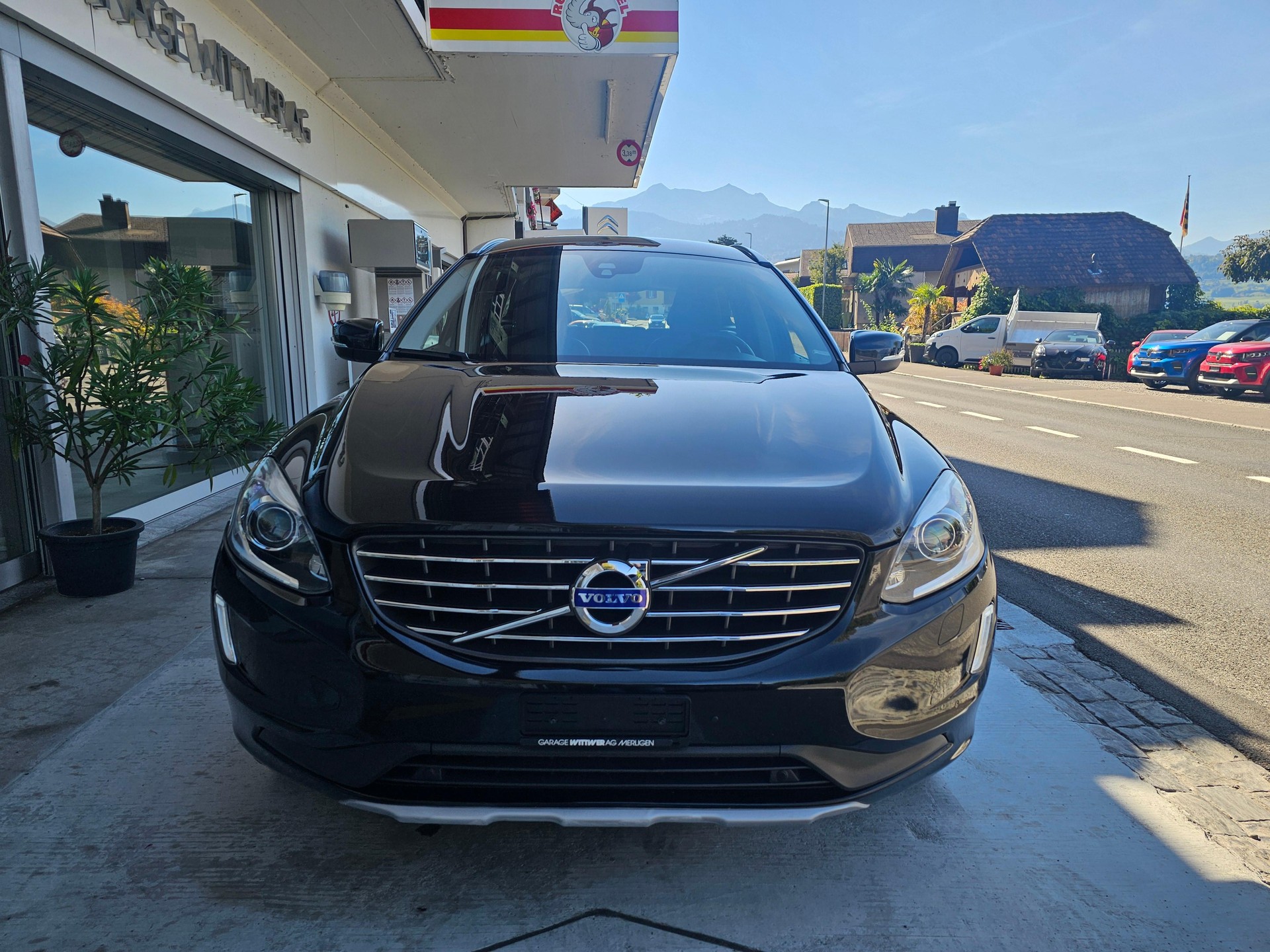 VOLVO XC60 2.4 D4 Summum AWD S/S-image-2