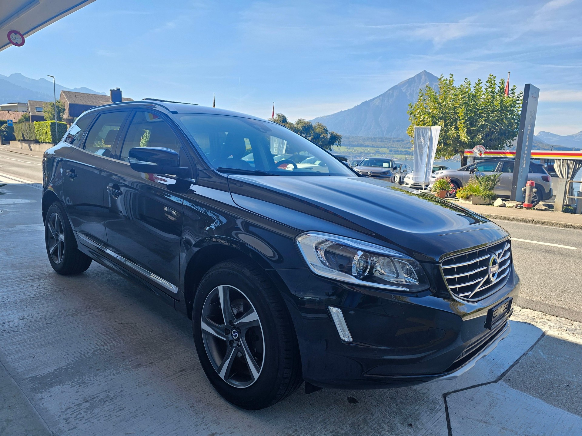 VOLVO XC60 2.4 D4 Summum AWD S/S-image-4