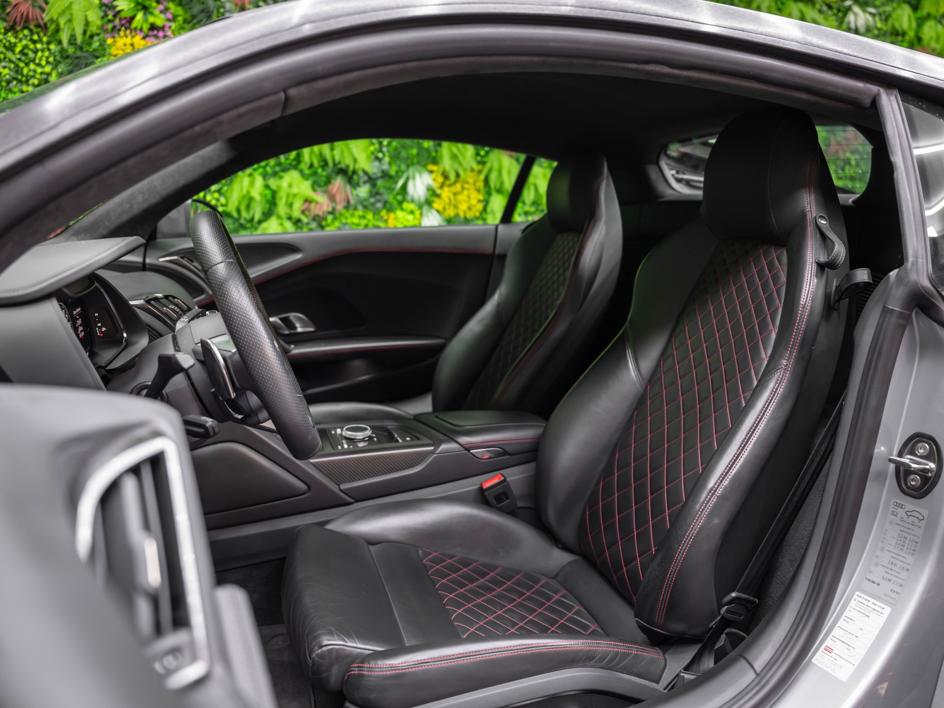 AUDI R8 Coupé performance S-Tronic-image-10