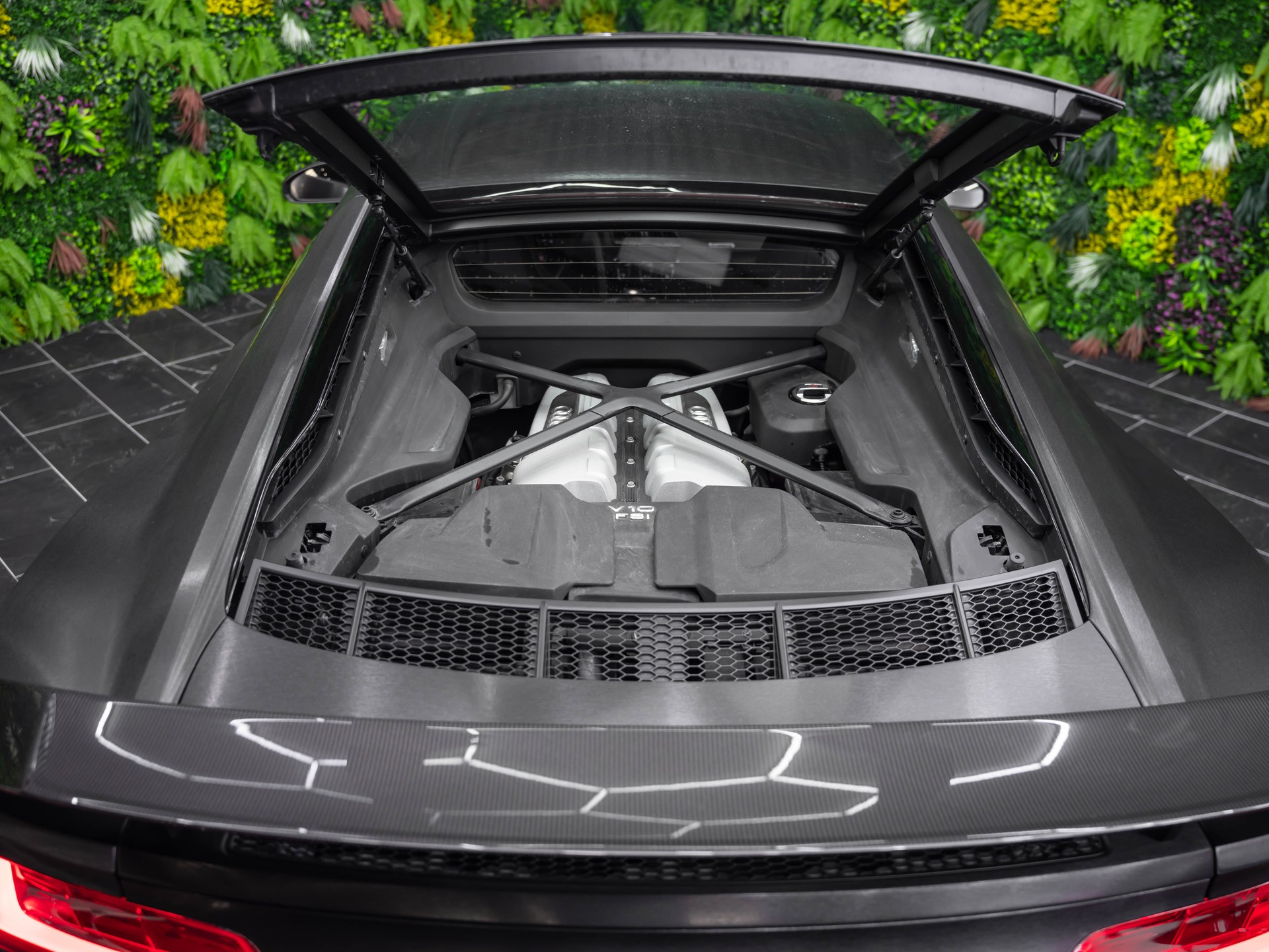 AUDI R8 Coupé performance S-Tronic-image-8