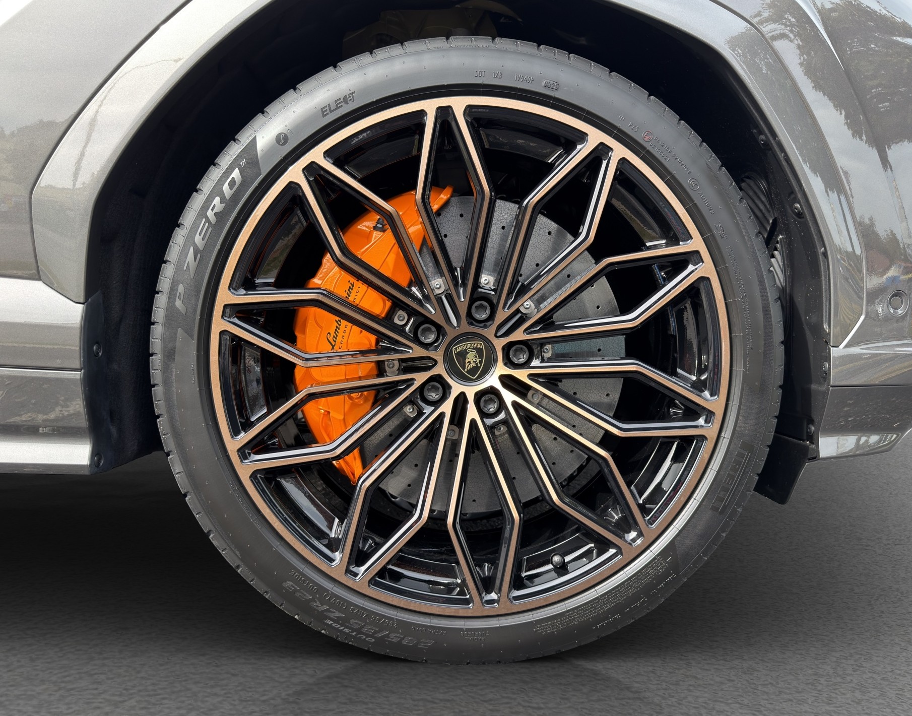LAMBORGHINI Urus SE-image-8