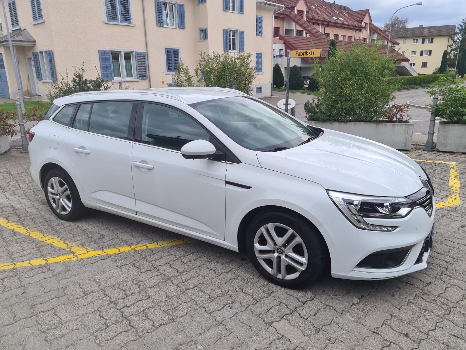 RENAULT Mégane Grandtour 1.5 dCi Business EDC-image-1
