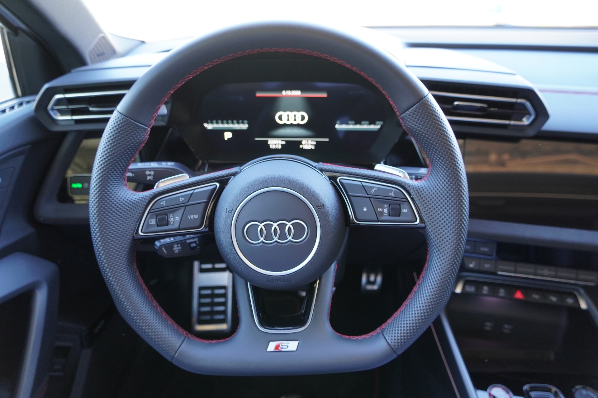 AUDI S3 Limousine TFSI quattro S-tronic//Akrapovic//Werksgarantie bis 06.2027//-image-9