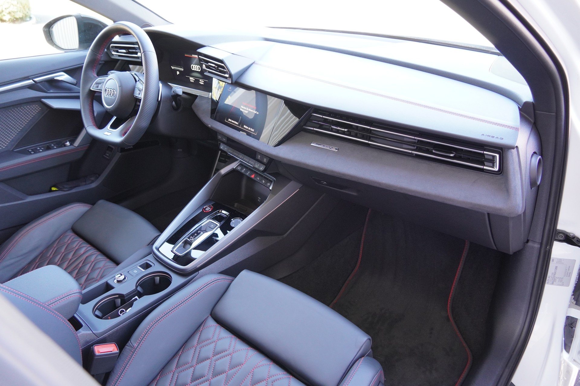AUDI S3 Limousine TFSI quattro S-tronic//Akrapovic//Werksgarantie bis 06.2027//-image-8