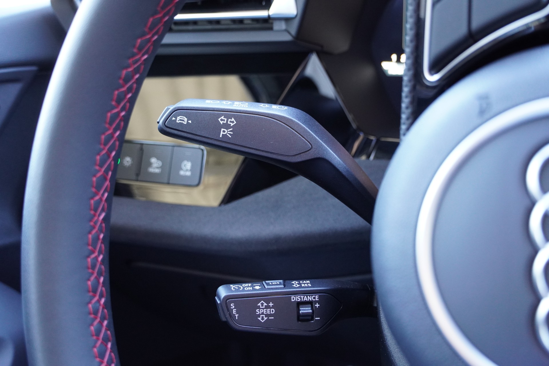 AUDI S3 Limousine TFSI quattro S-tronic//Akrapovic//Werksgarantie bis 06.2027//-image-12