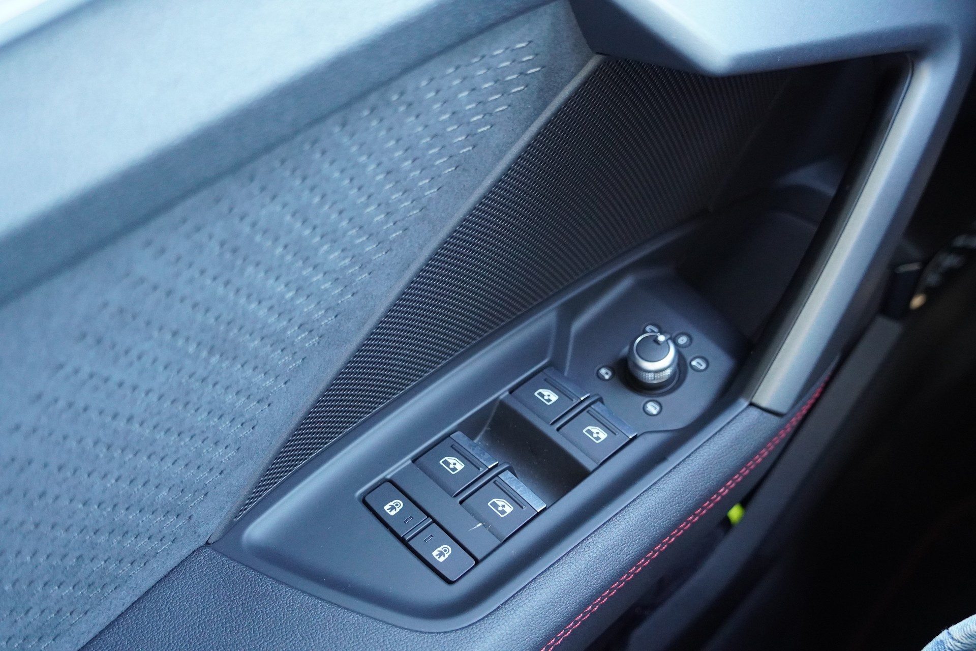 AUDI S3 Limousine TFSI quattro S-tronic//Akrapovic//Werksgarantie bis 06.2027//-image-11