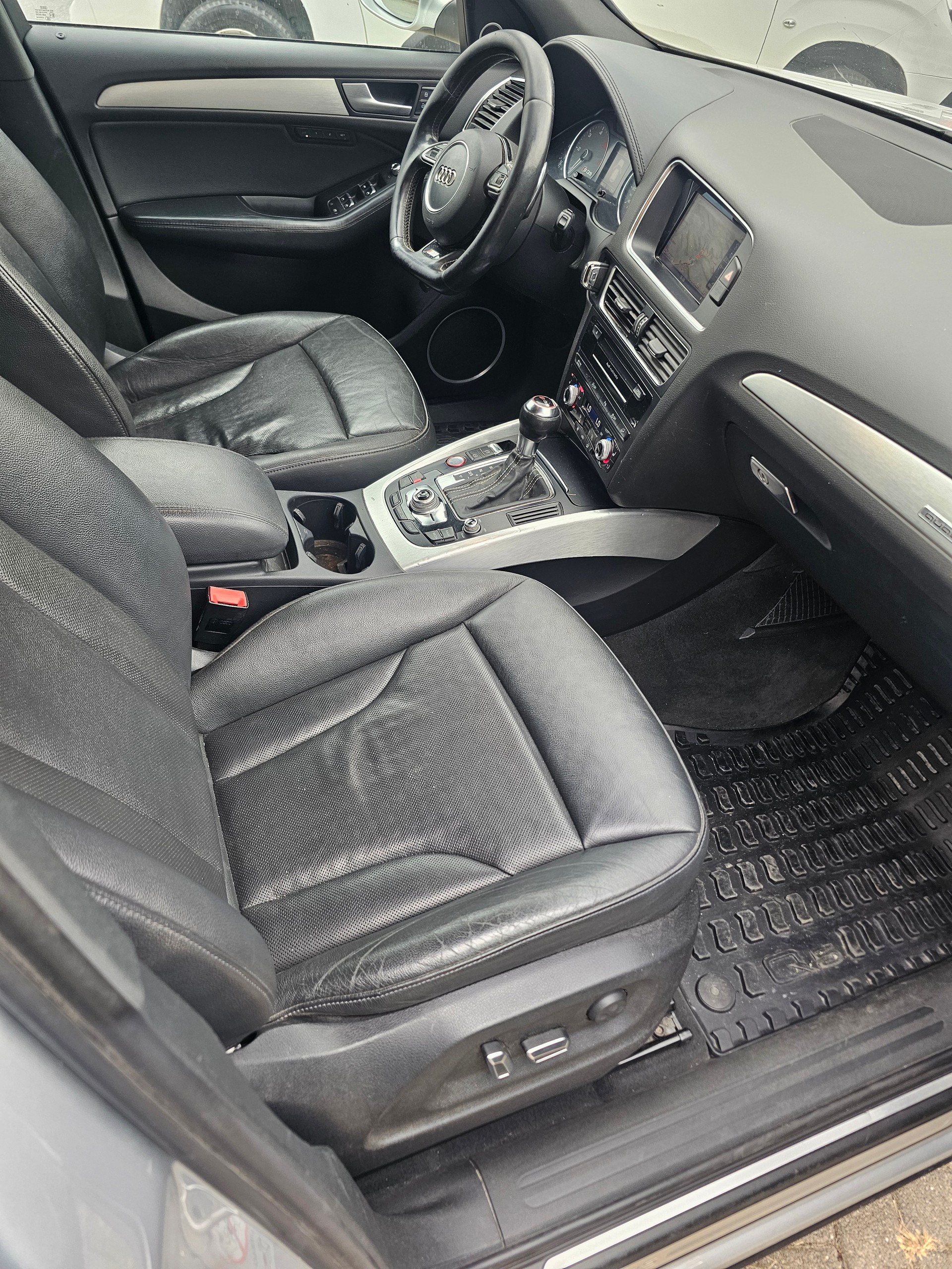 AUDI SQ5 3.0 TDI quattro tiptronic-image-9