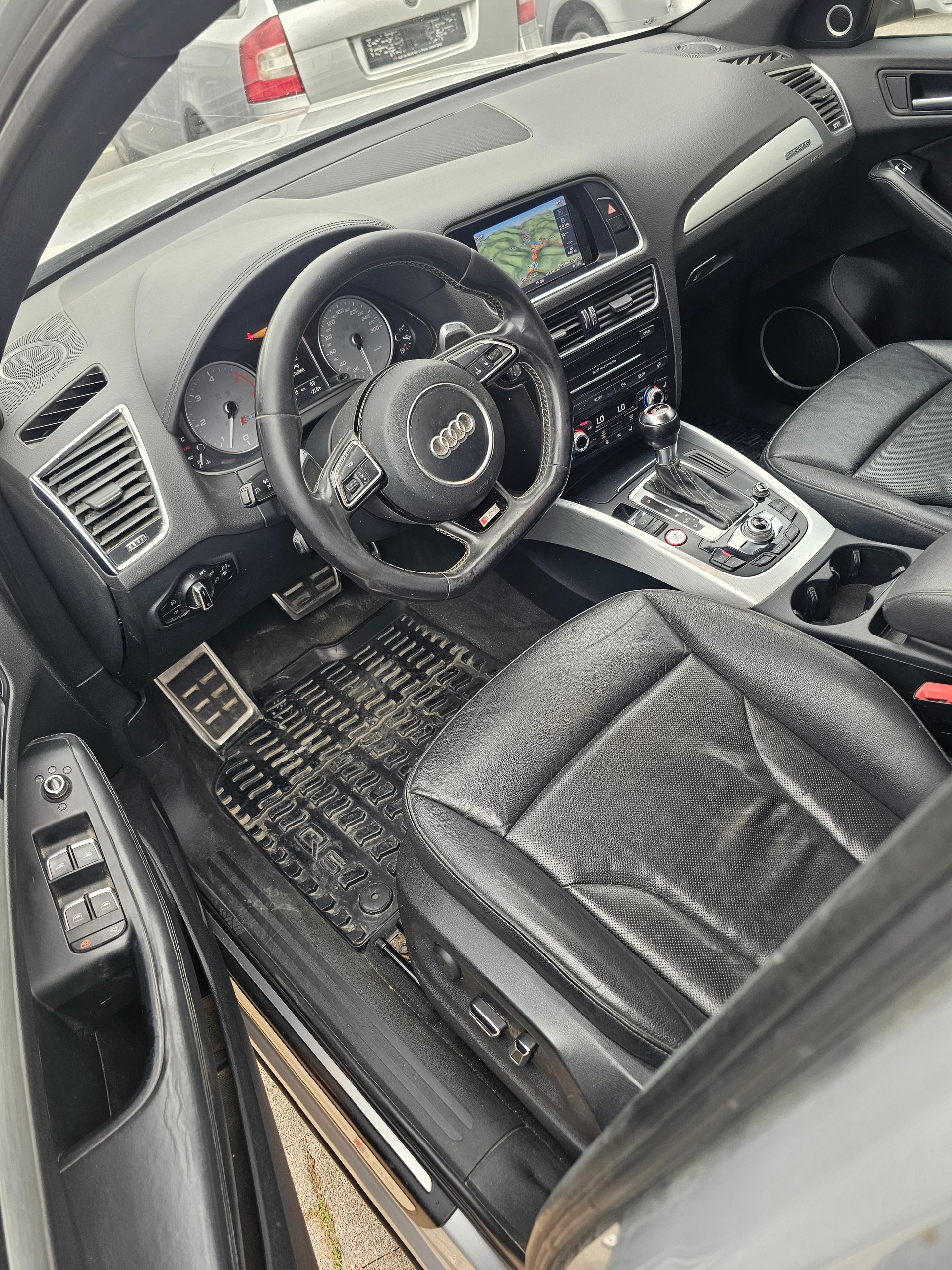 AUDI SQ5 3.0 TDI quattro tiptronic-image-8