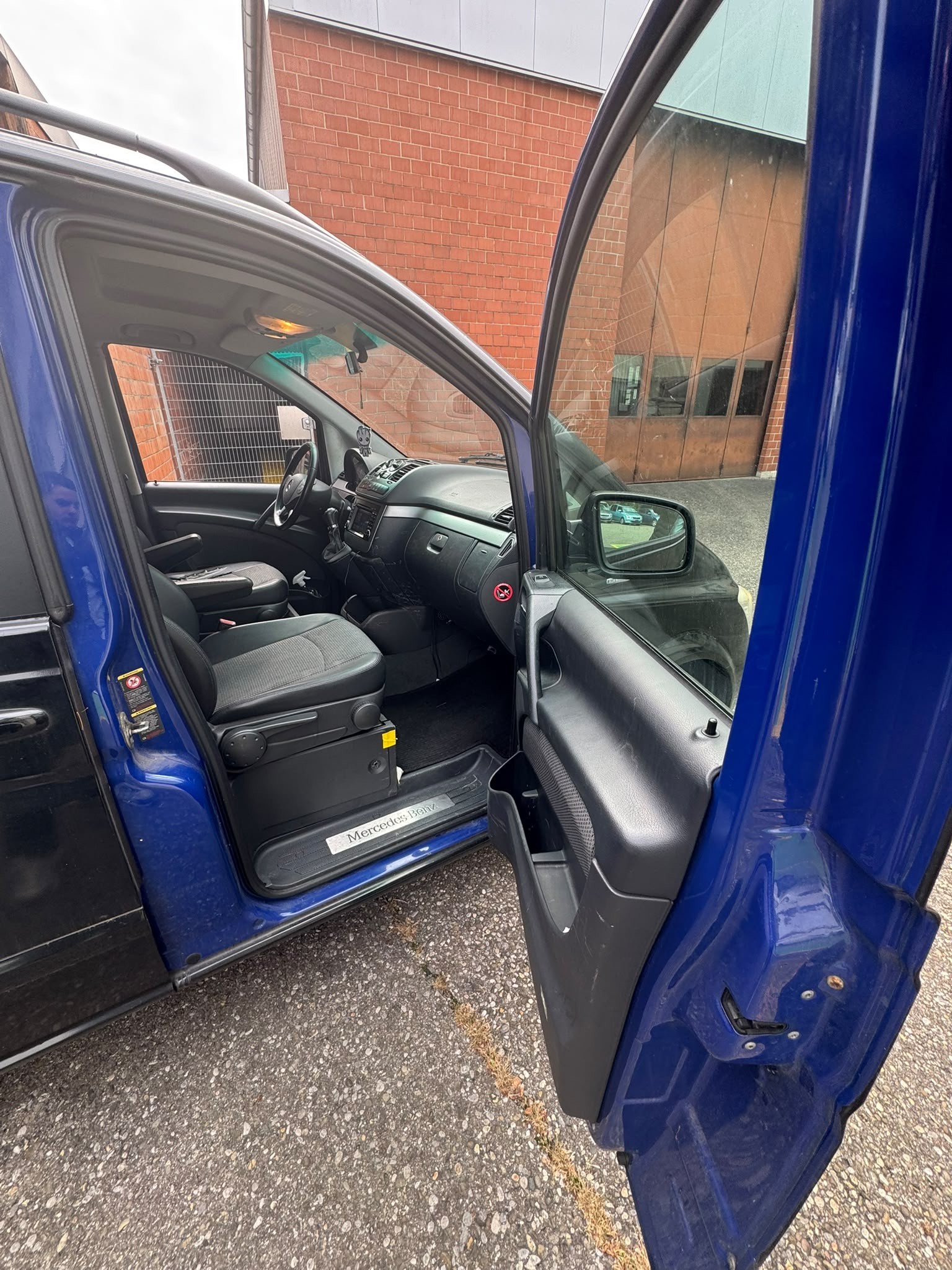 MERCEDES-BENZ Viano 2.2 CDI Blue Eff. Ambiente Ed. EL A-image-10