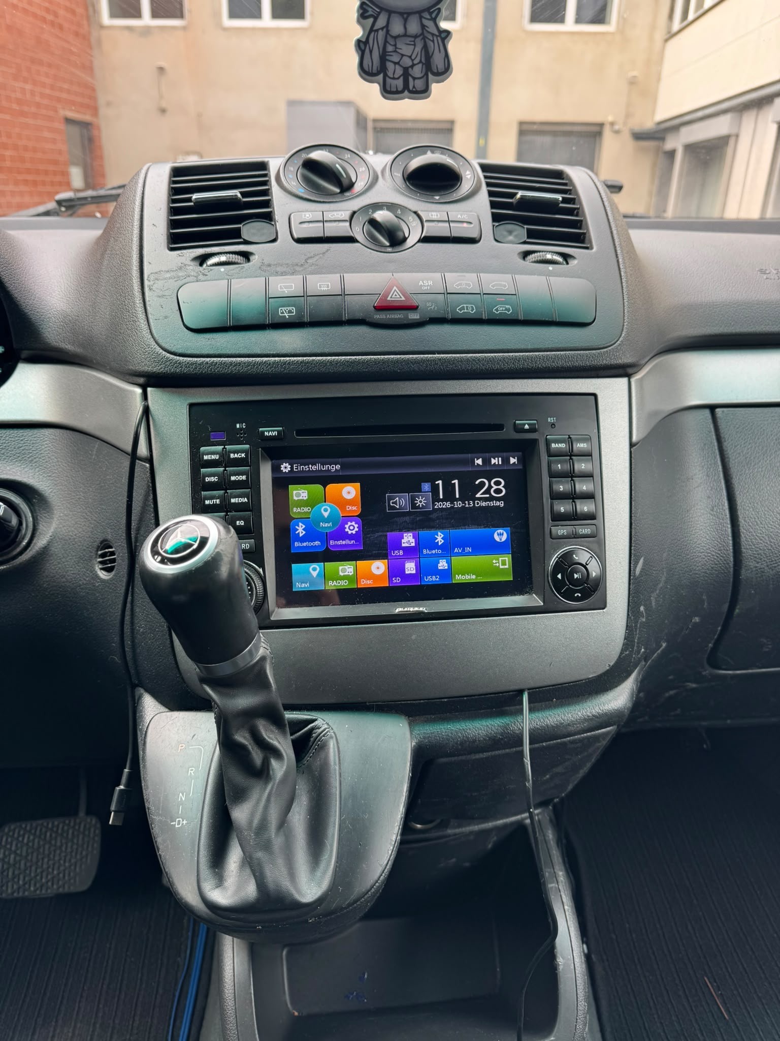 MERCEDES-BENZ Viano 2.2 CDI Blue Eff. Ambiente Ed. EL A-image-12