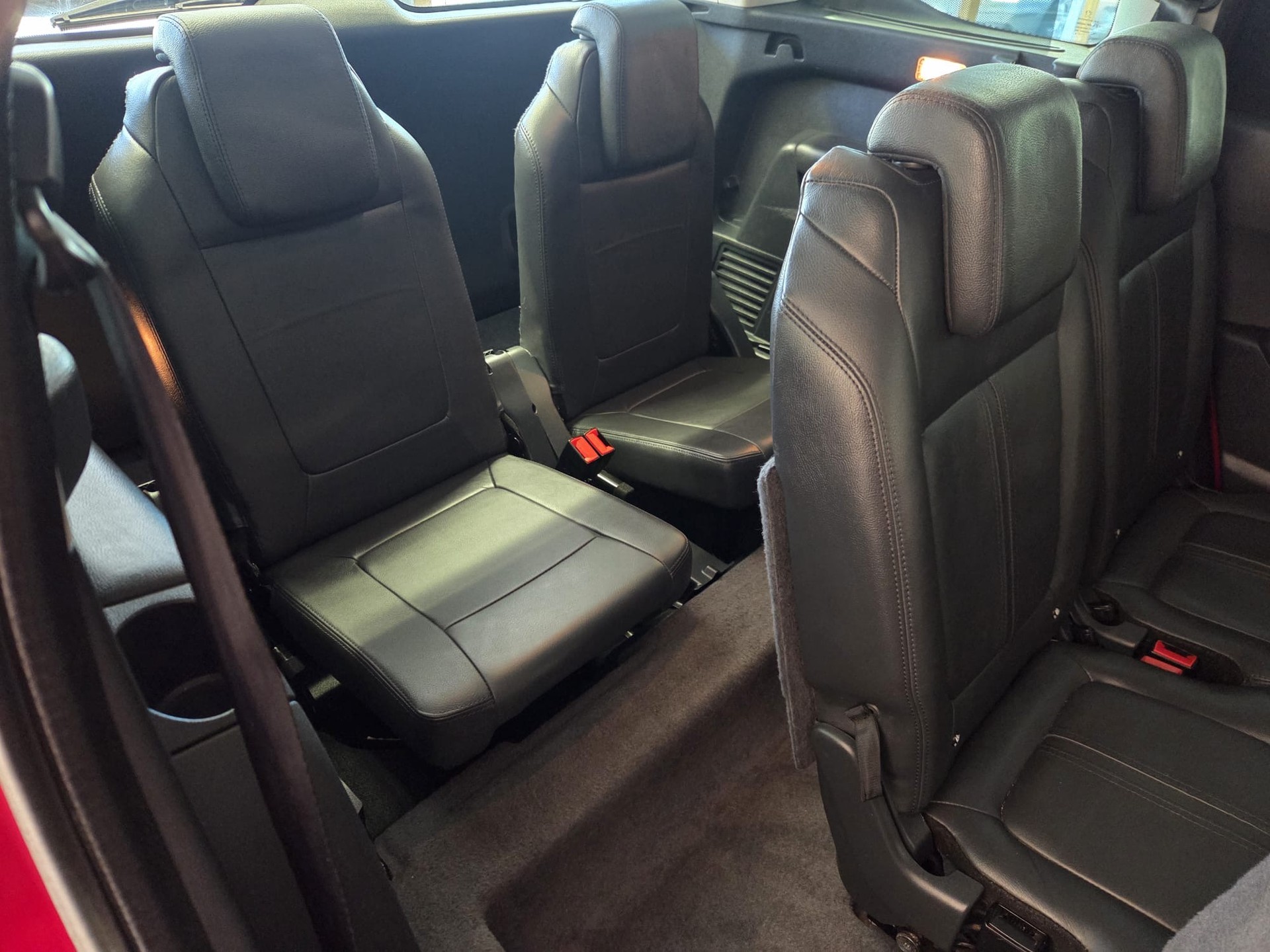 PEUGEOT 5008 1.6 16V T Family Automatic-image-13