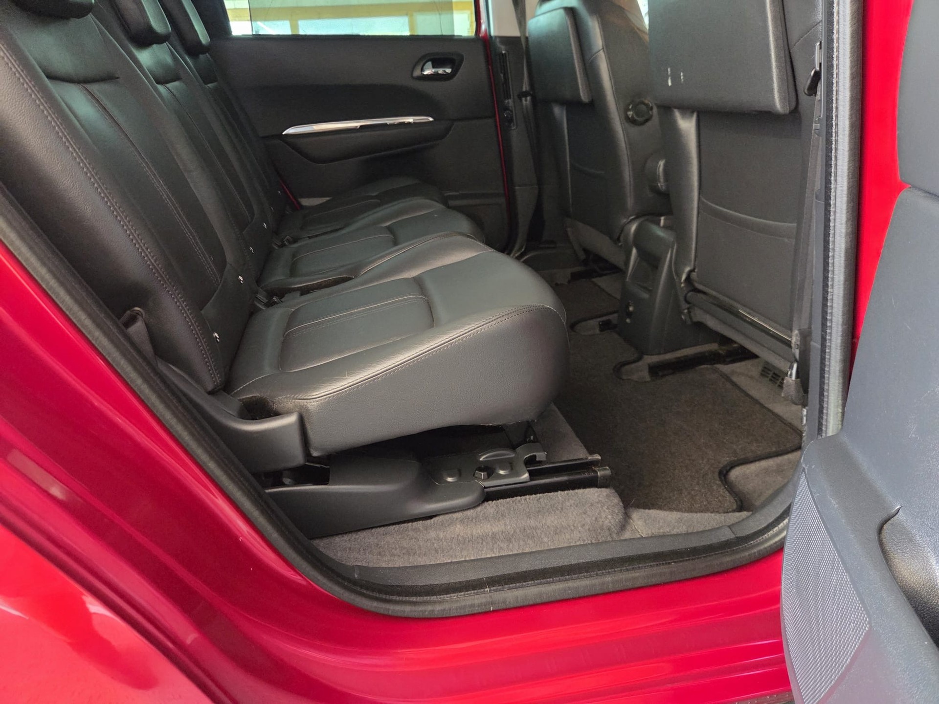 PEUGEOT 5008 1.6 16V T Family Automatic-image-12