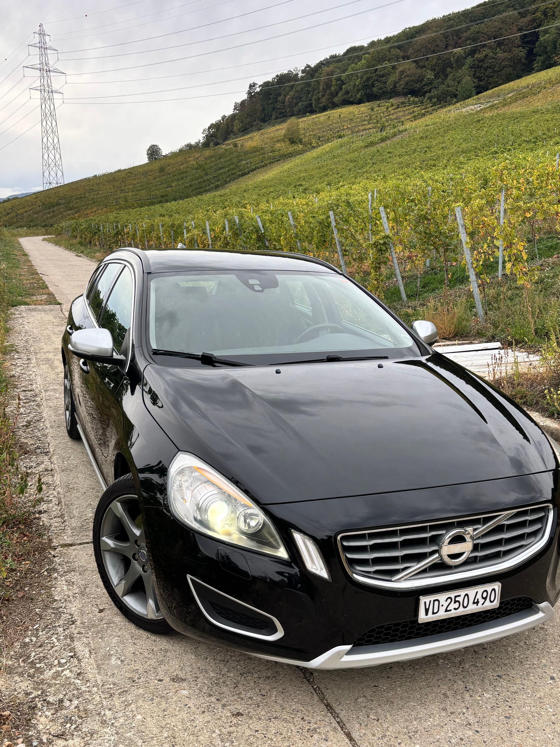 VOLVO 2.4 D4 Momentum AWD HEICO 239 CH/PS-image-2